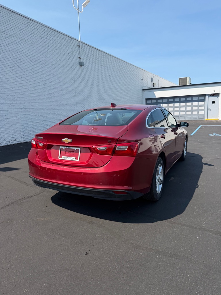 Photo 5 of this CHEVROLET MALIBU