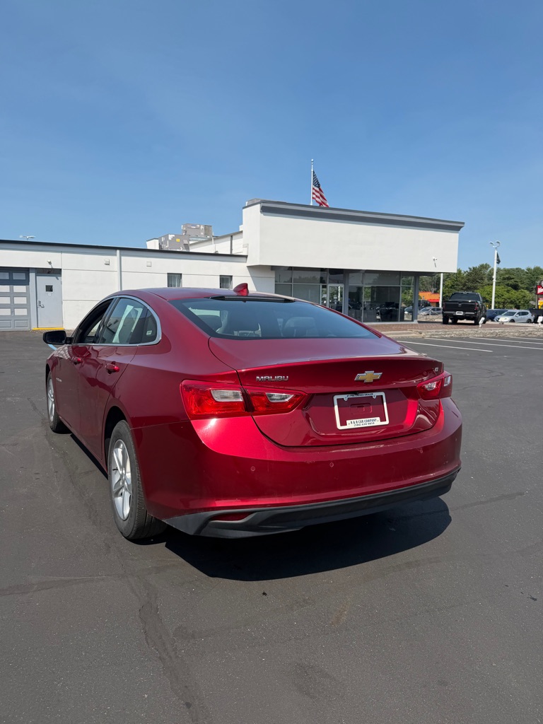 Photo 3 of this CHEVROLET MALIBU