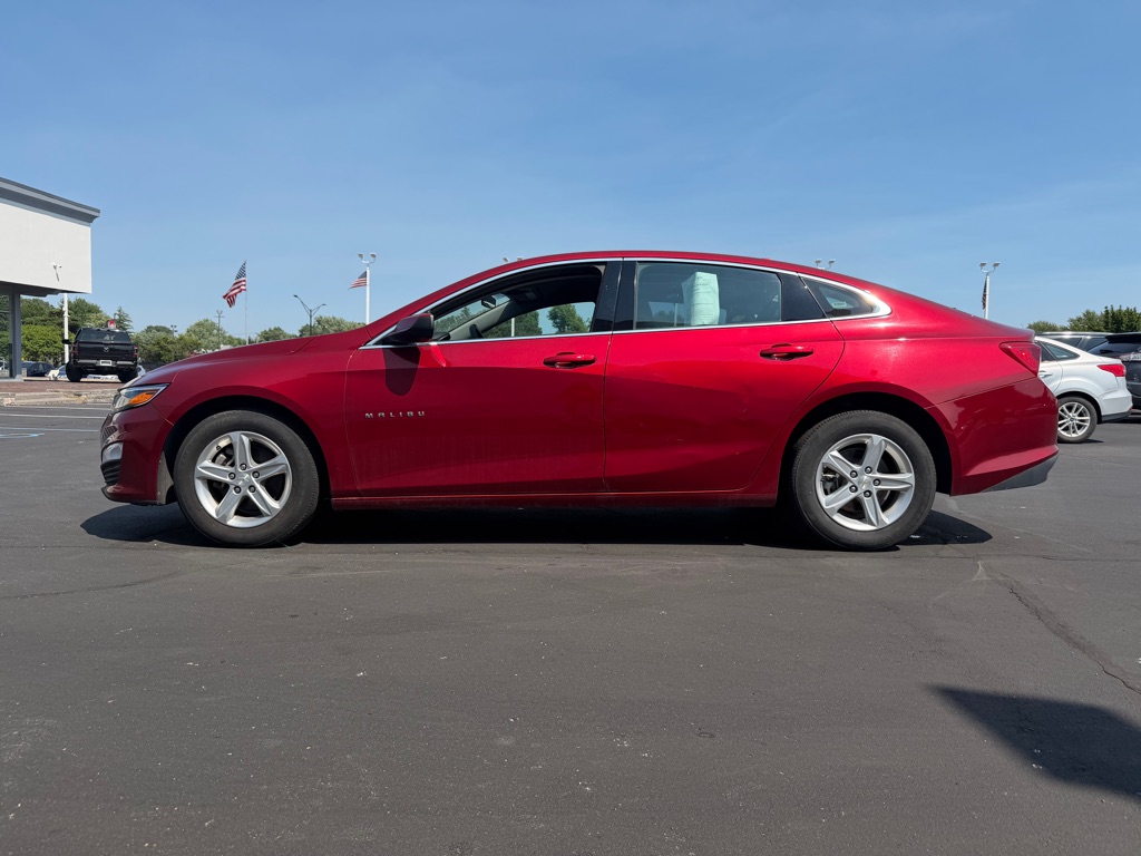 Photo 2 of this CHEVROLET MALIBU