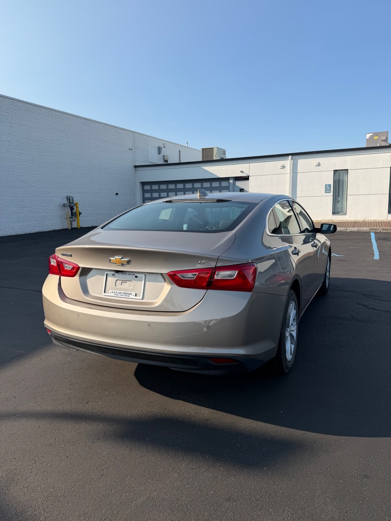 Photo 5 of this CHEVROLET MALIBU