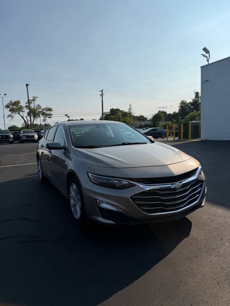 Photo 7 of this CHEVROLET MALIBU