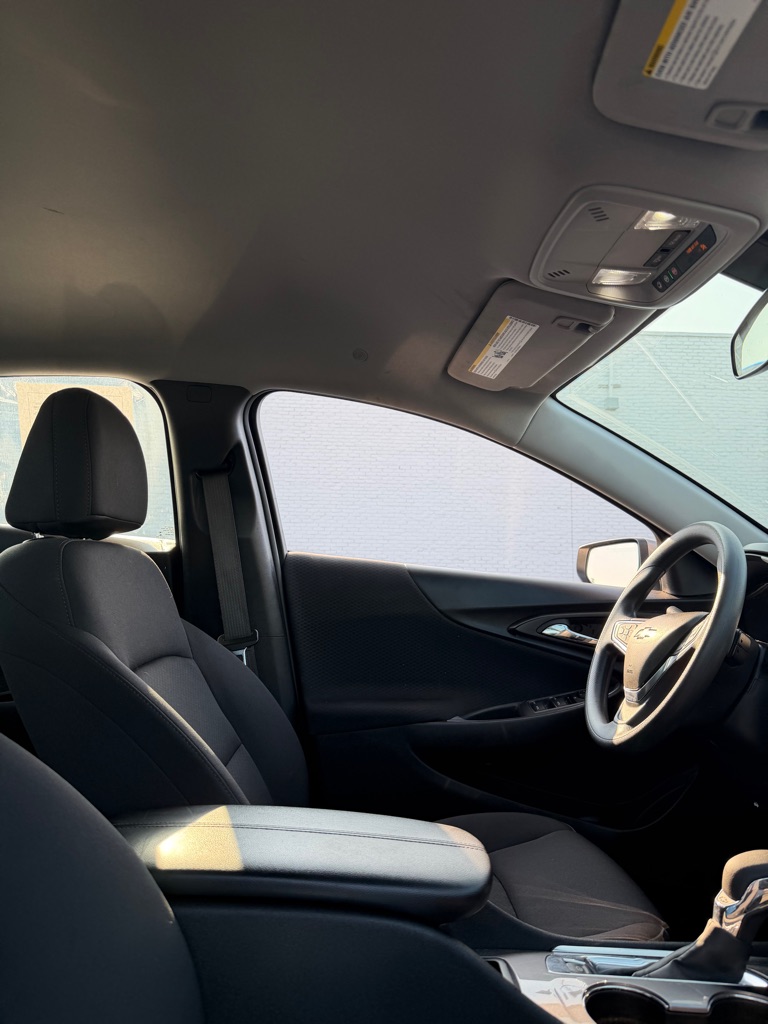 Photo 9 of this CHEVROLET MALIBU