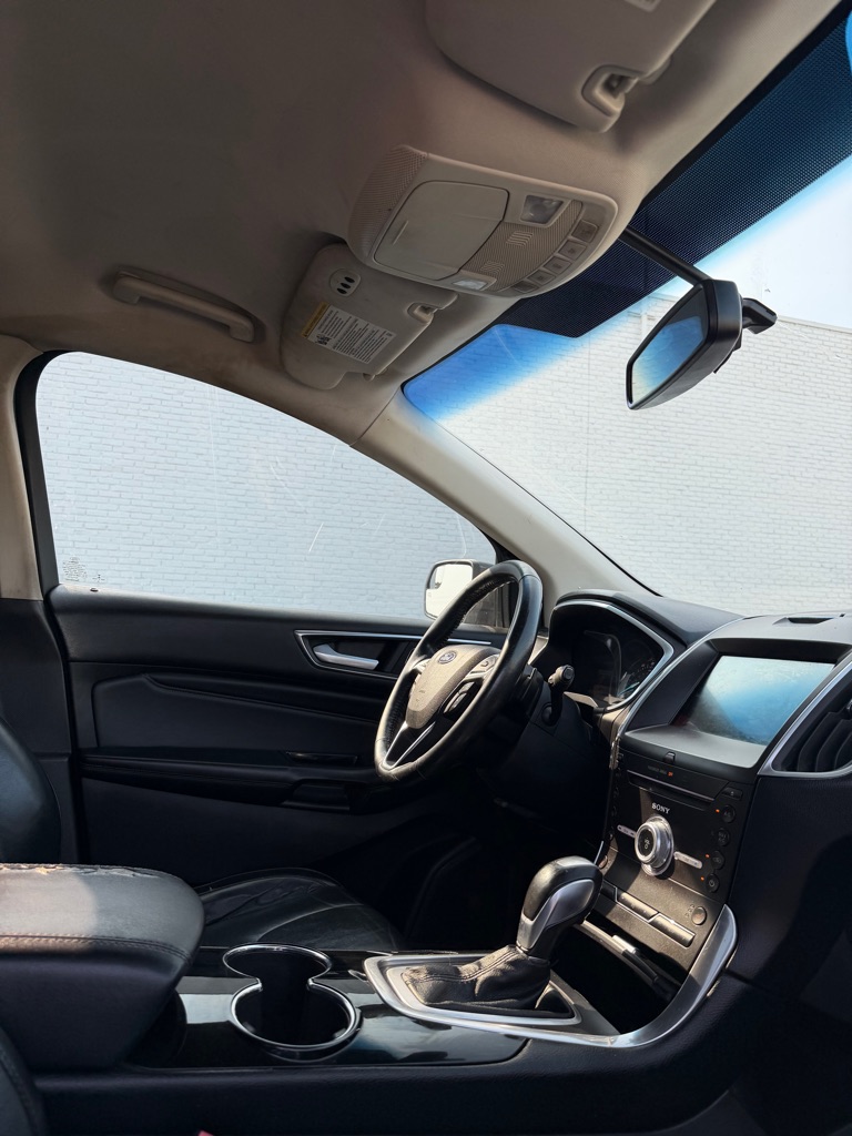 Photo 9 of this FORD EDGE