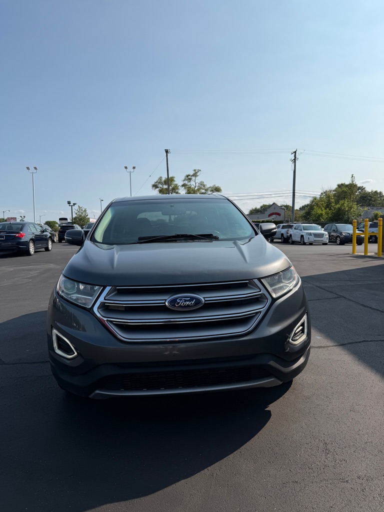 Photo 8 of this FORD EDGE