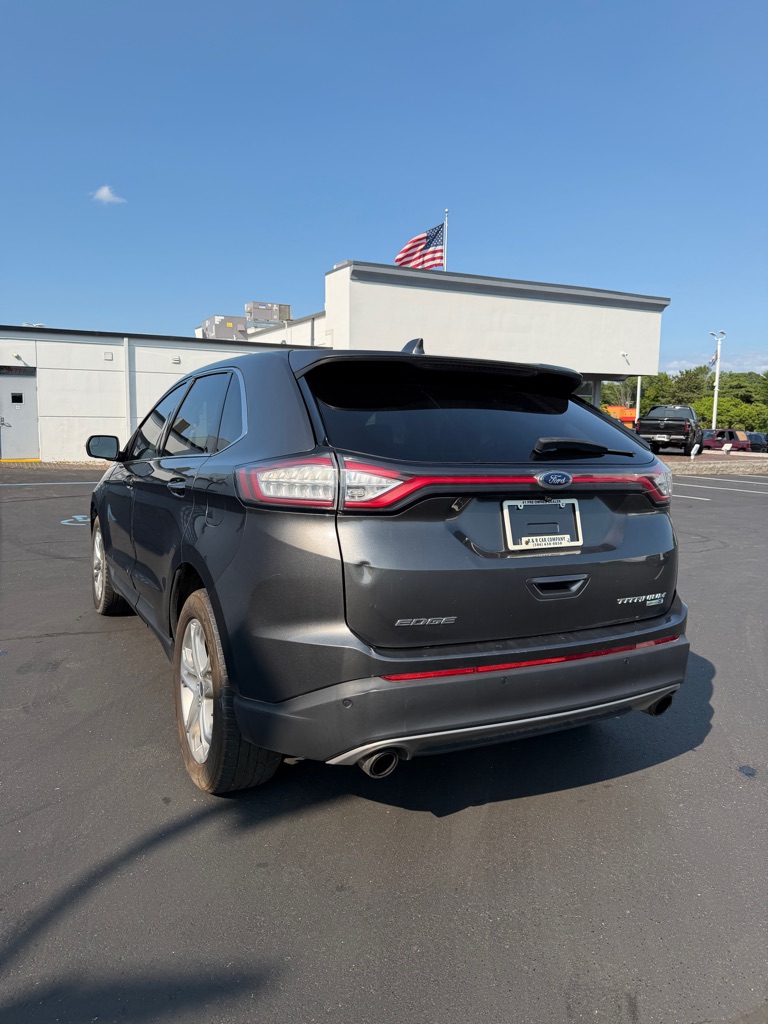 Photo 3 of this FORD EDGE