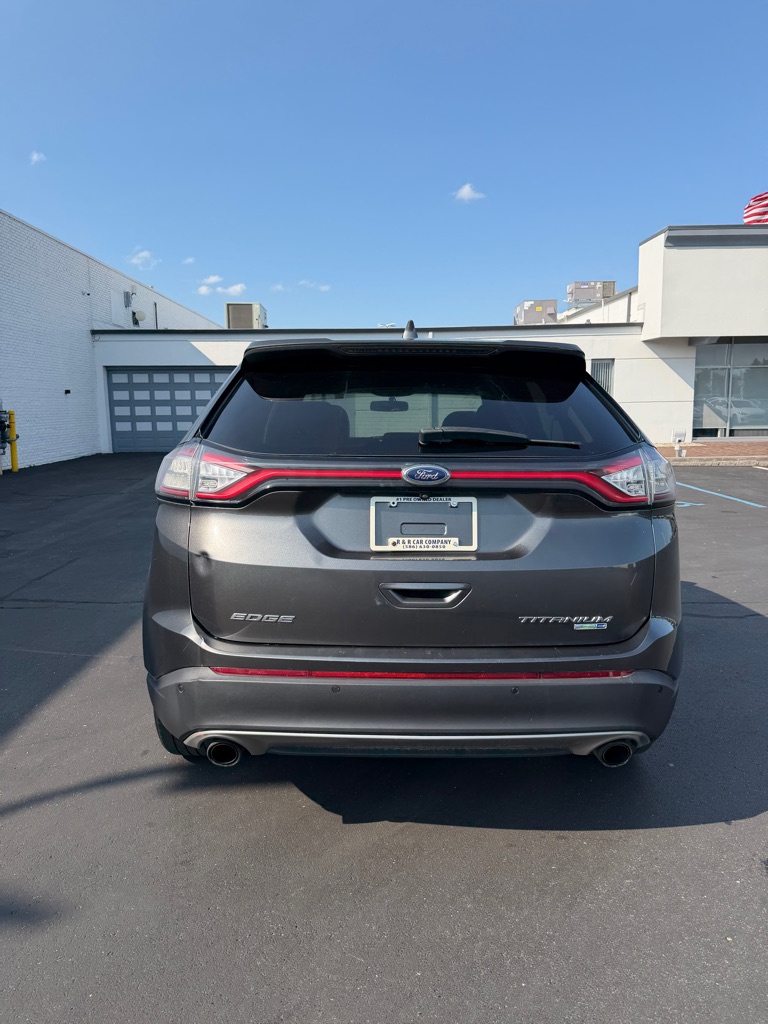 Photo 4 of this FORD EDGE
