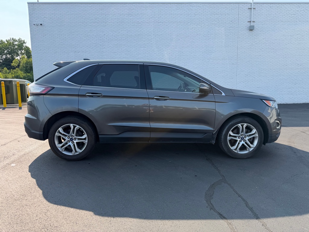 Photo 6 of this FORD EDGE