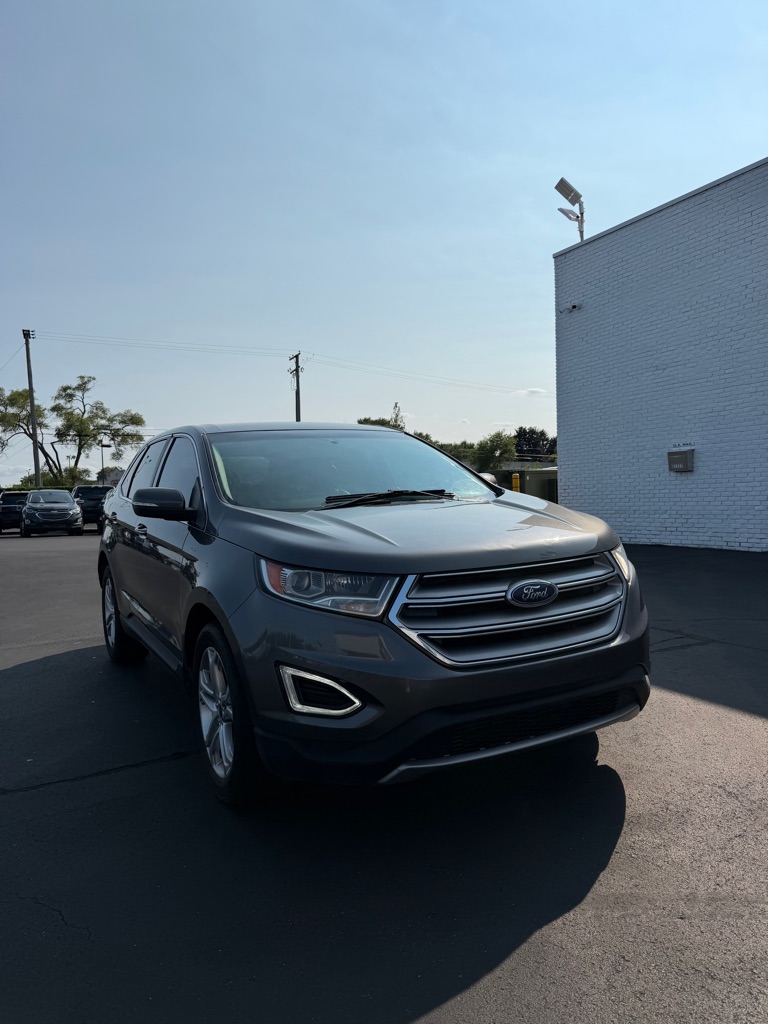 Photo 7 of this FORD EDGE