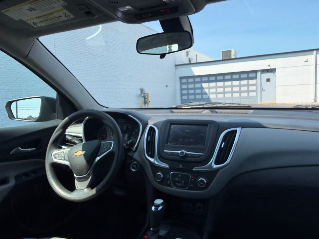 Photo 11 of this CHEVROLET EQUINOX