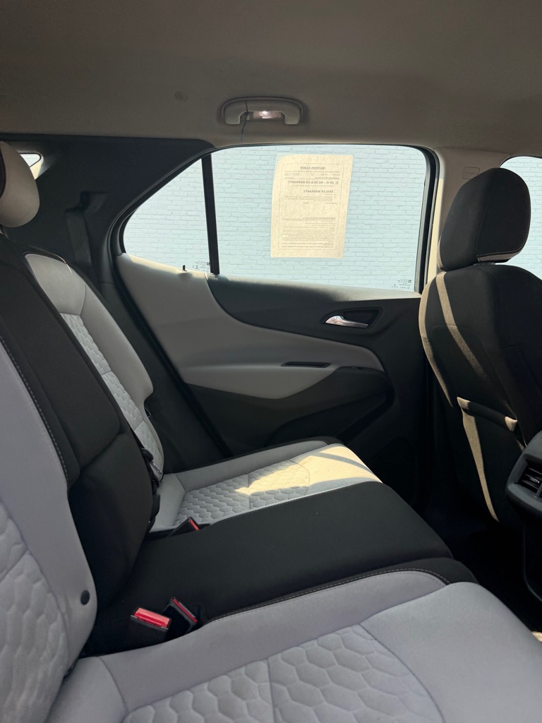 Photo 10 of this CHEVROLET EQUINOX