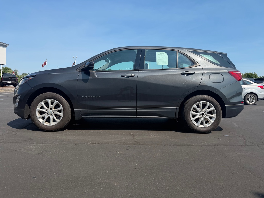 Photo 2 of this CHEVROLET EQUINOX