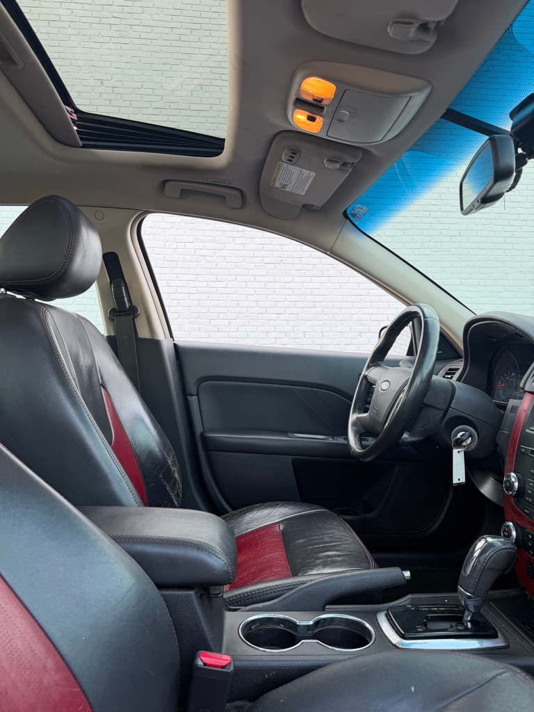Photo 9 of this FORD FUSION