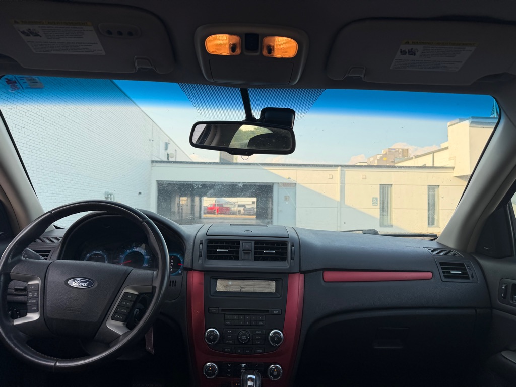 Photo 11 of this FORD FUSION