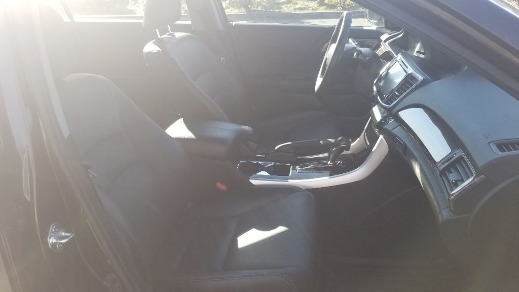 Photo 3 of this HONDA ACCORD