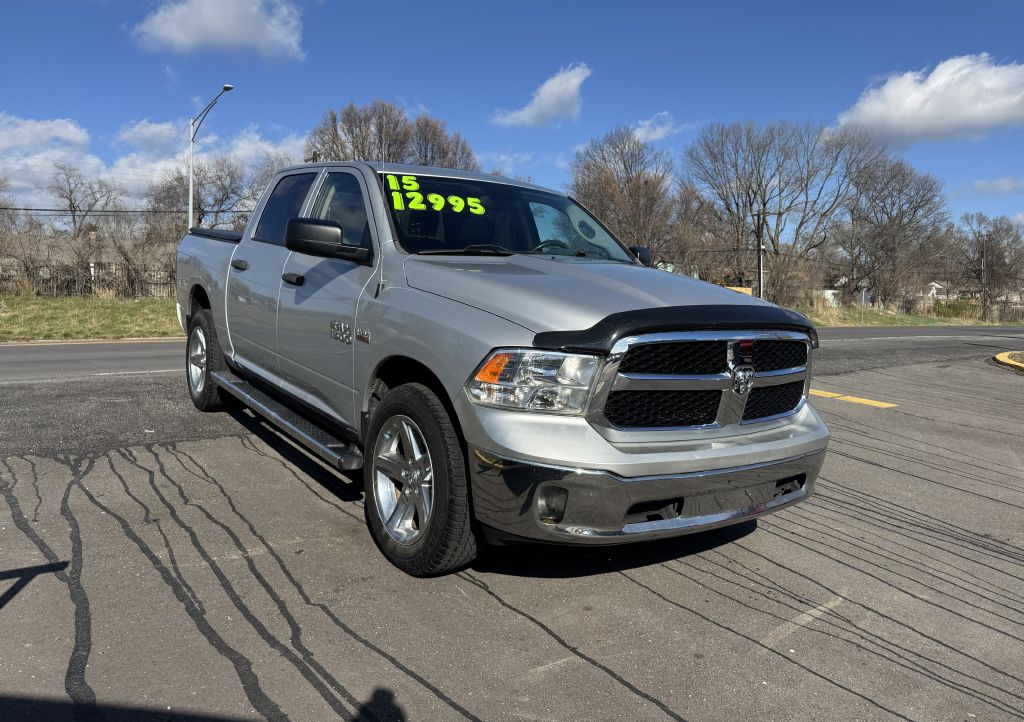 2015 RAM 1500 SLT Crew Cab 4WD