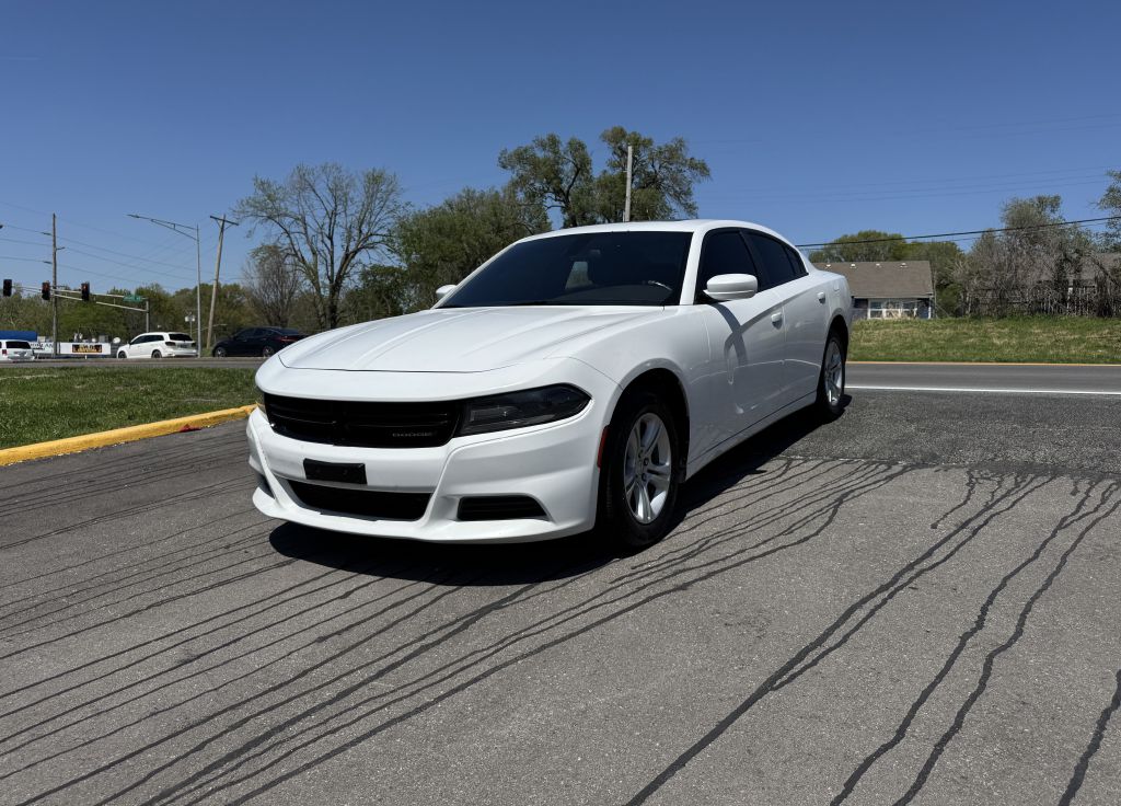 White 2019 Dodge Charger SXT RWD Sedan Rear-Wheel Drive Automatic
