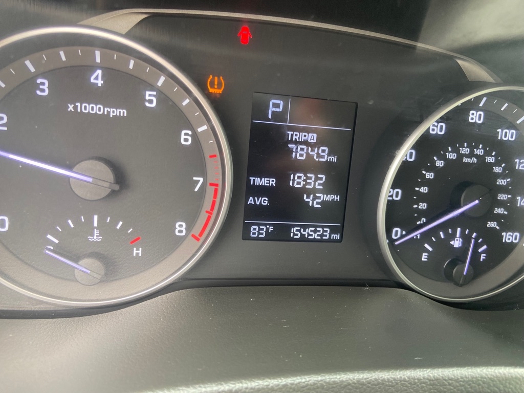 Photo 6 of this HYUNDAI ELANTRA