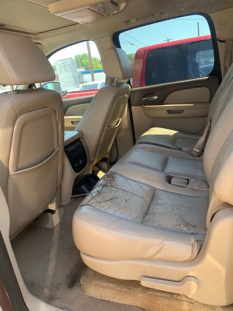 Photo 3 of this GMC YUKON XL
