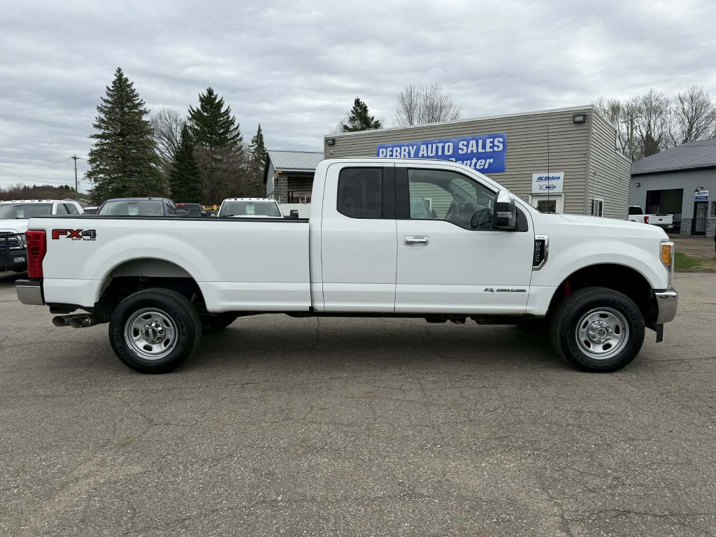 White 2017 Ford F-250 Super Duty XLT SuperCab LB 4WD Pickup Truck Four-Wheel Drive Automatic
