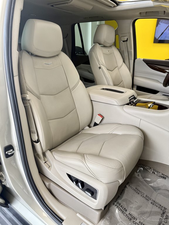 Photo 16 of this CADILLAC ESCALADE