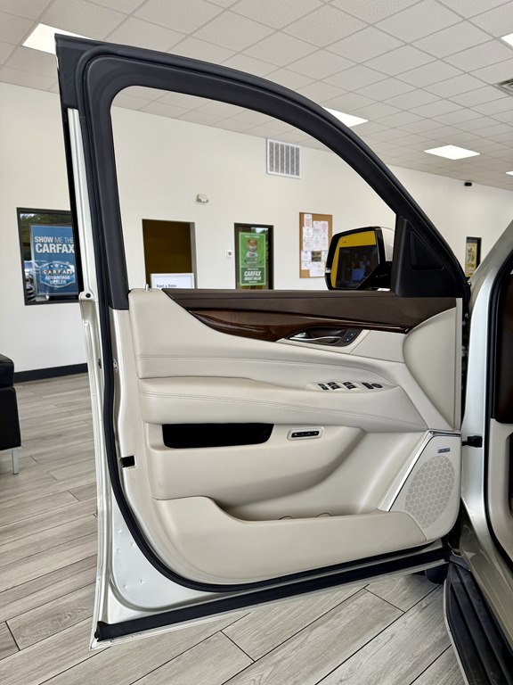 Photo 15 of this CADILLAC ESCALADE