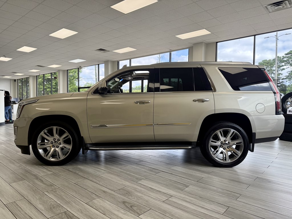 Photo 4 of this CADILLAC ESCALADE