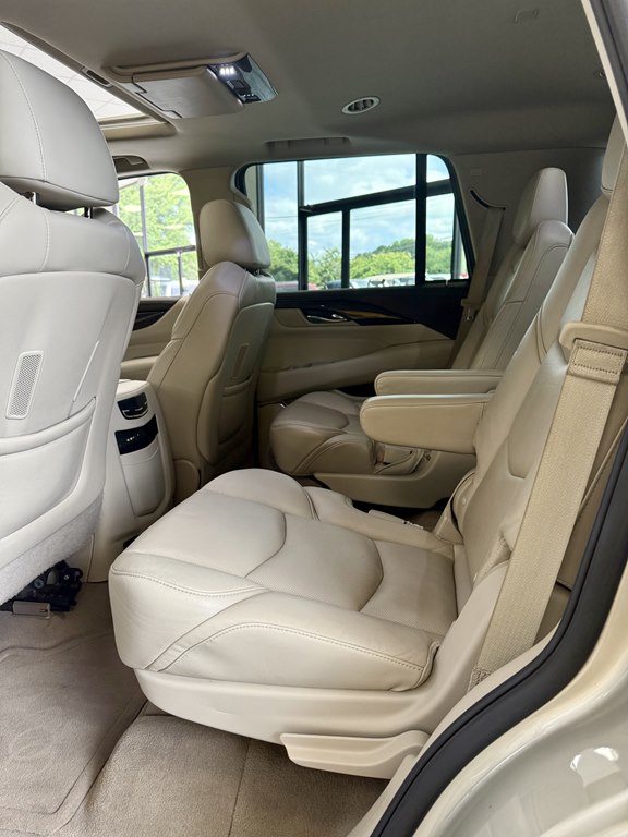 Photo 17 of this CADILLAC ESCALADE