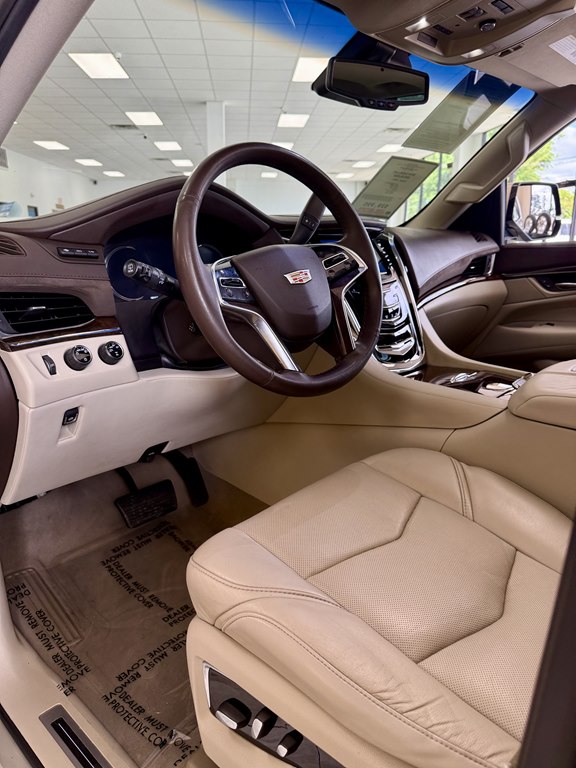 Photo 13 of this CADILLAC ESCALADE