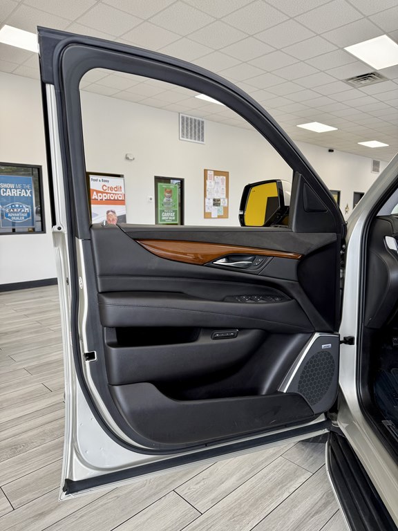 Photo 15 of this CADILLAC ESCALADE