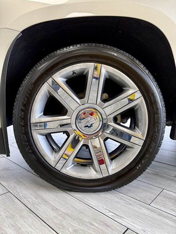 Photo 20 of this CADILLAC ESCALADE
