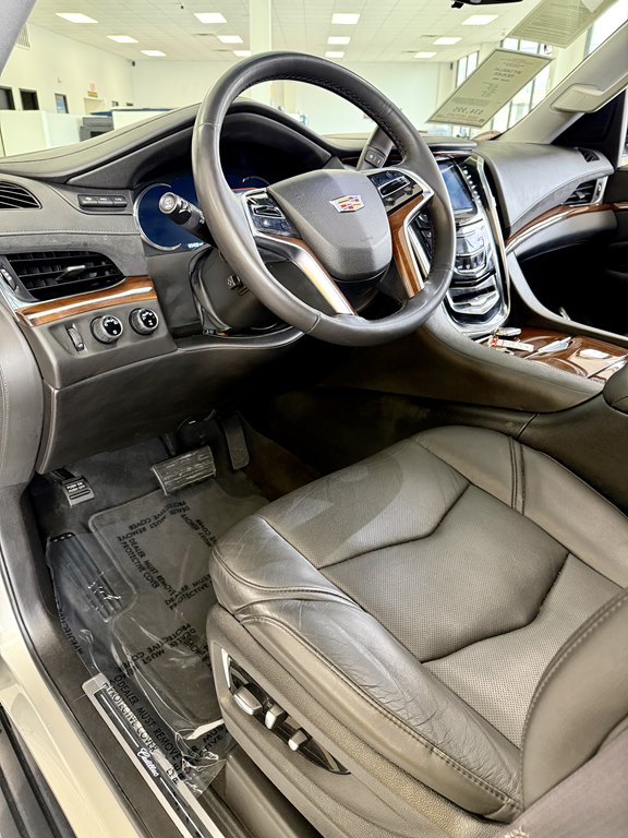 Photo 13 of this CADILLAC ESCALADE