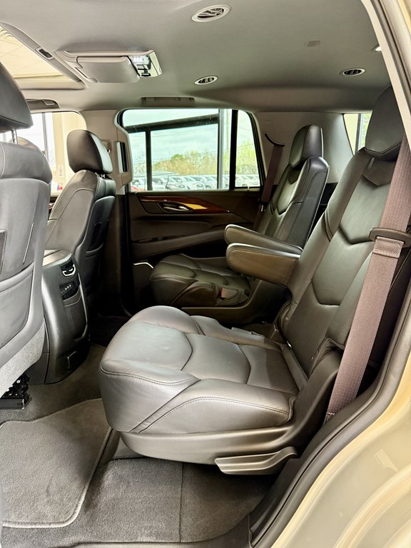 Photo 17 of this CADILLAC ESCALADE