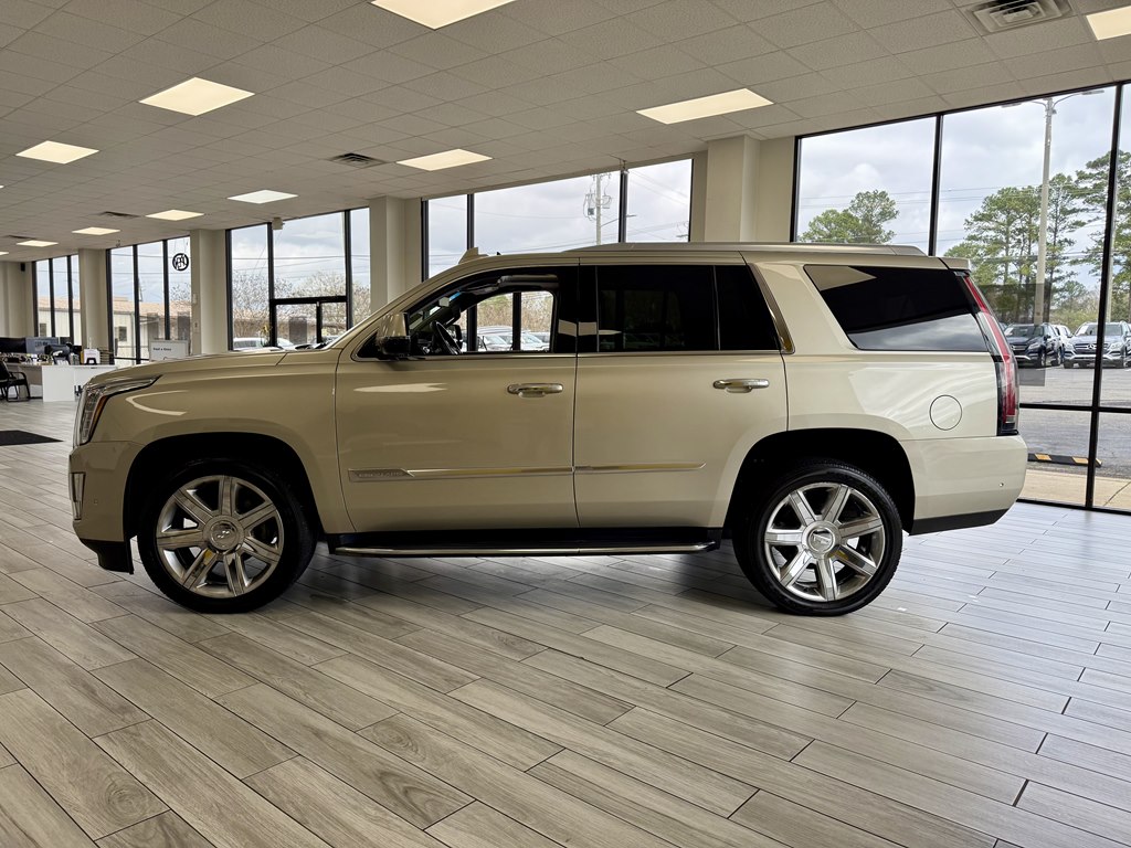 Photo 4 of this CADILLAC ESCALADE