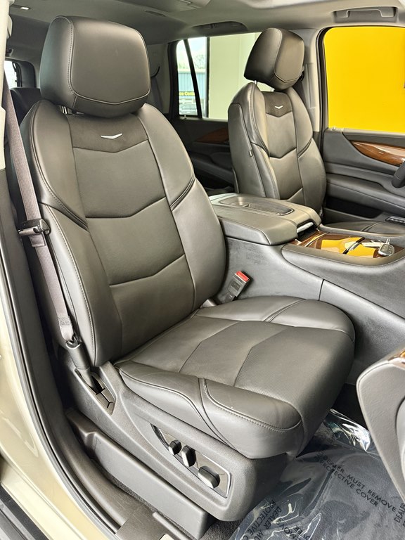 Photo 16 of this CADILLAC ESCALADE