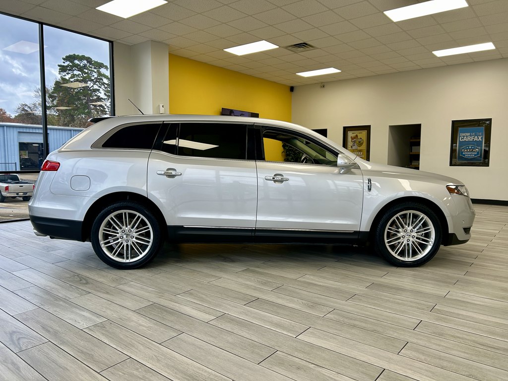 Photo 5 of this LINCOLN MKT