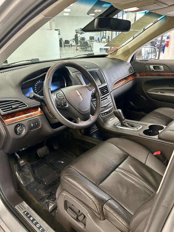 Photo 13 of this LINCOLN MKT
