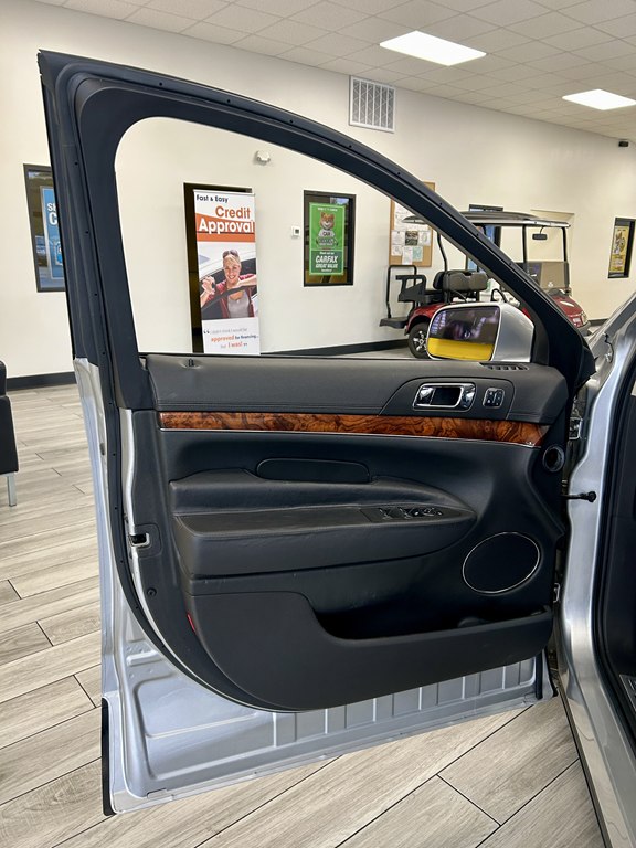 Photo 15 of this LINCOLN MKT