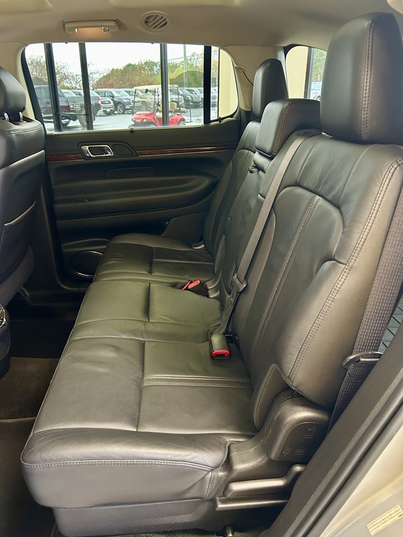 Photo 17 of this LINCOLN MKT