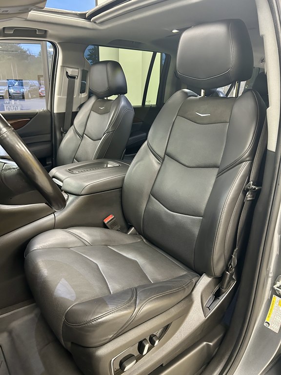 Photo 13 of this CADILLAC ESCALADE
