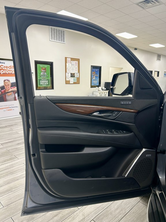 Photo 15 of this CADILLAC ESCALADE