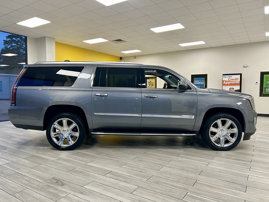 Photo 5 of this CADILLAC ESCALADE