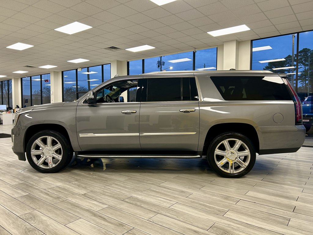 Photo 4 of this CADILLAC ESCALADE