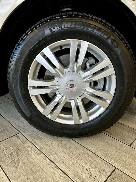 Photo 19 of this CADILLAC SRX