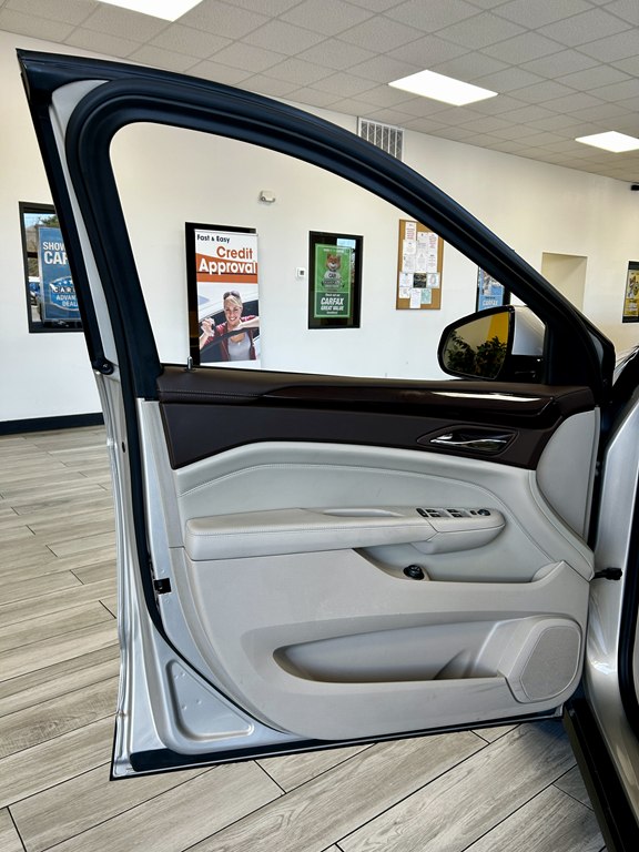 Photo 15 of this CADILLAC SRX