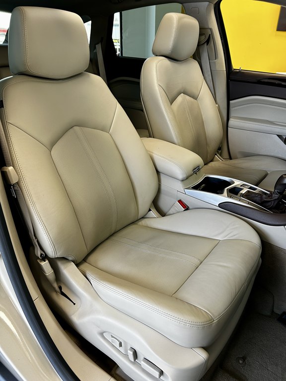Photo 16 of this CADILLAC SRX