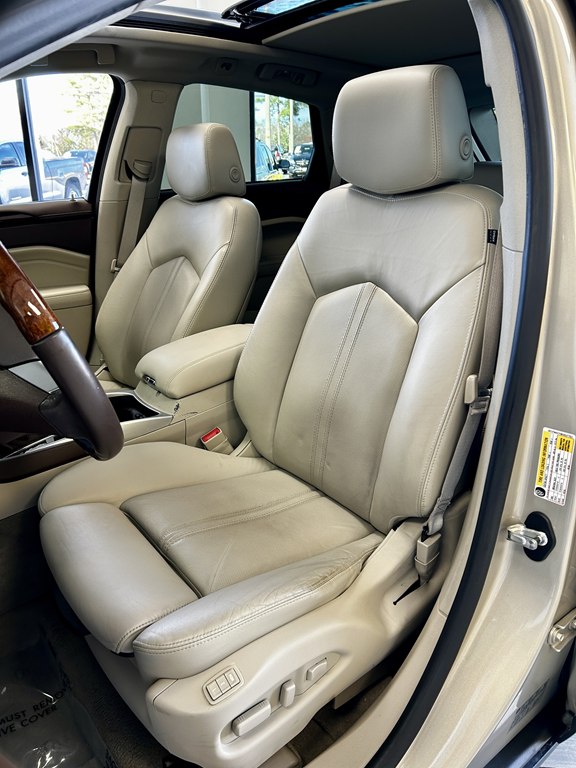 Photo 14 of this CADILLAC SRX