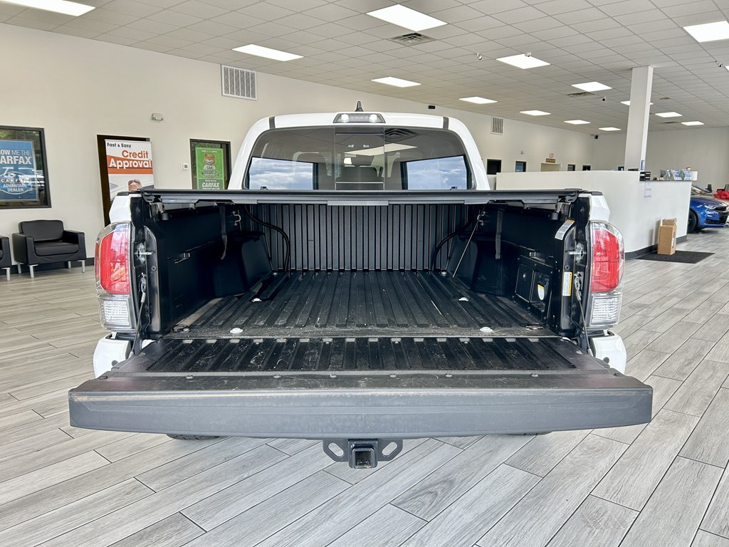 Photo 9 of this TOYOTA TACOMA