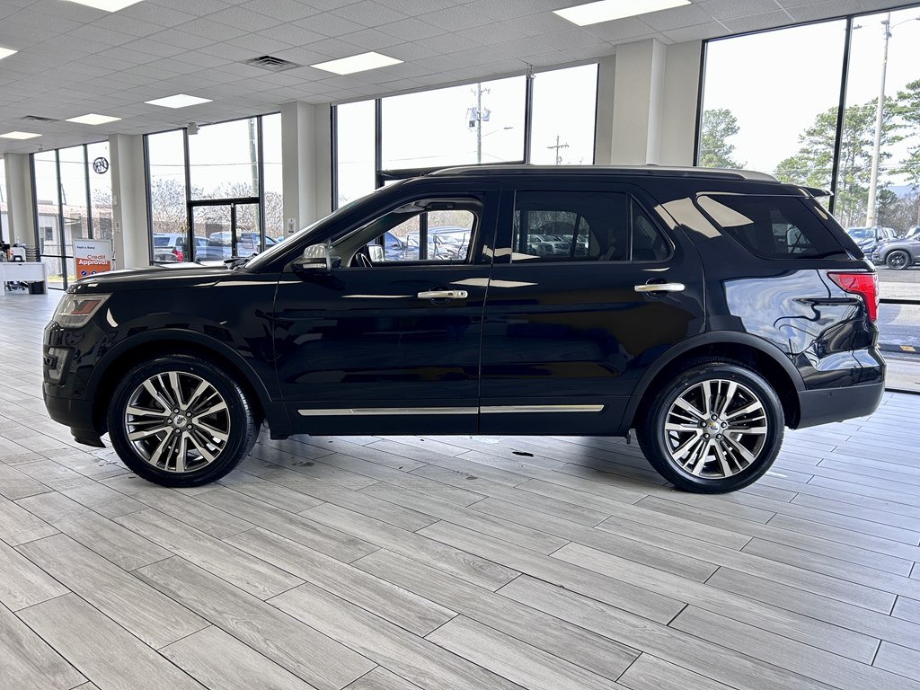 Photo 4 of this FORD EXPLORER