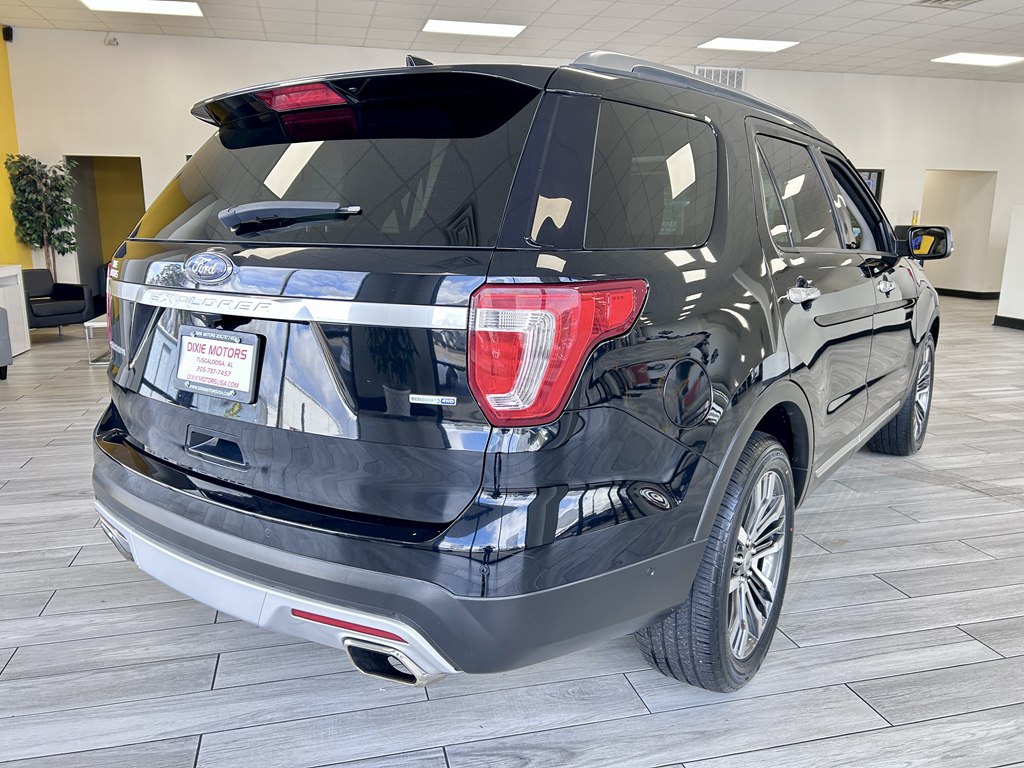 Photo 6 of this FORD EXPLORER