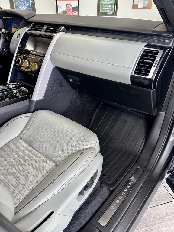 Photo 12 of this LAND ROVER DISCOVERY